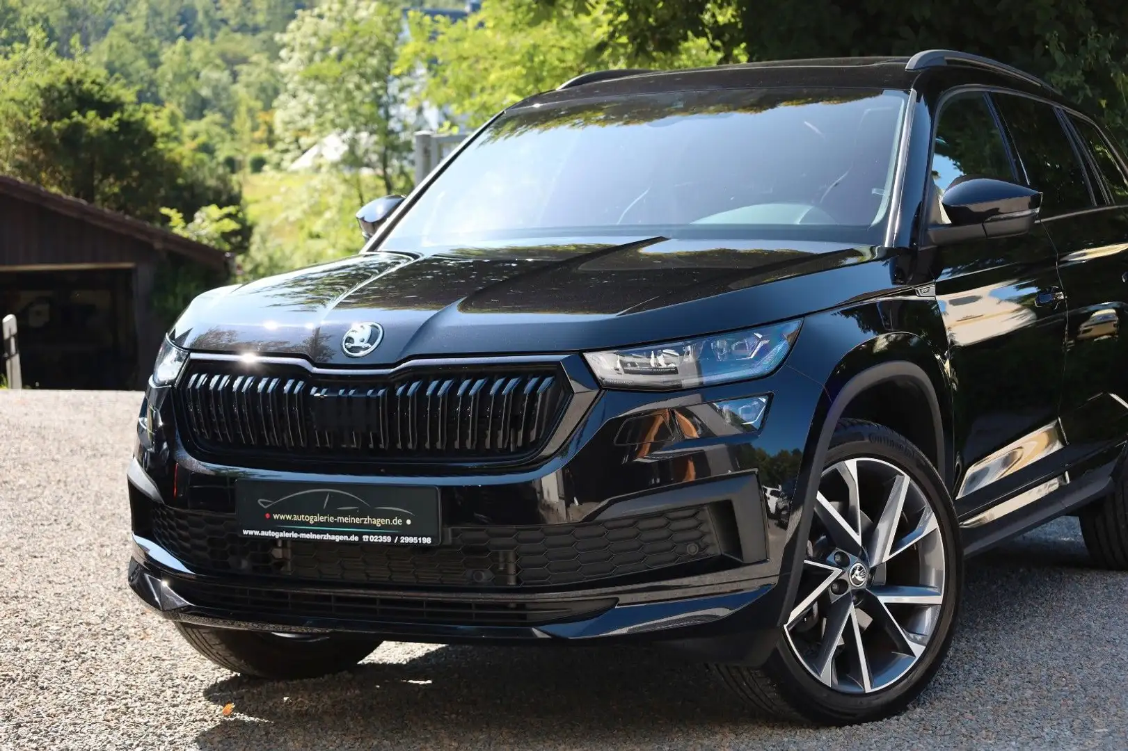 Skoda Kodiaq 2.0 TSI Sportline 4x4/PANO/AHK/KAM/TRAVEL Schwarz - 2