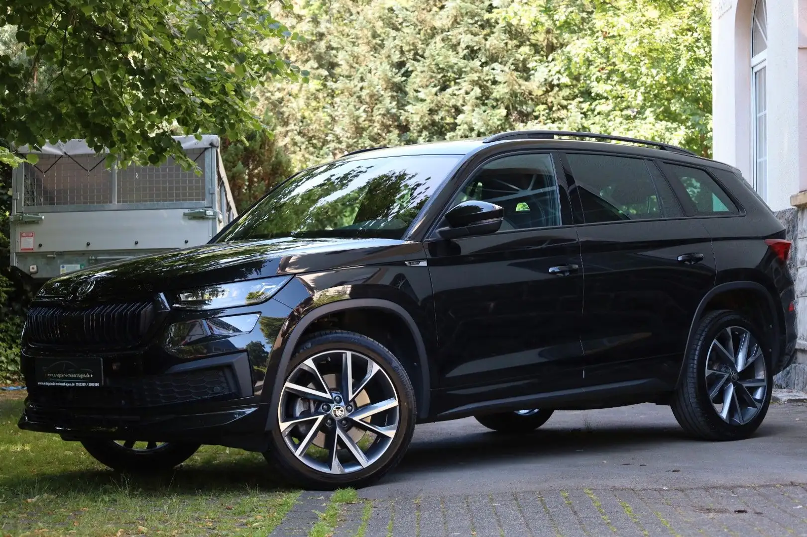 Skoda Kodiaq 2.0 TSI Sportline 4x4/PANO/AHK/KAM/TRAVEL Schwarz - 1