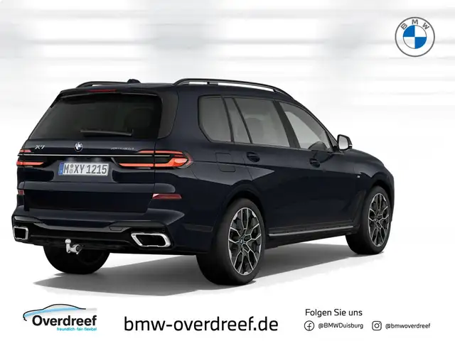 BMW X7 view 4