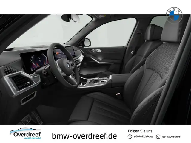 BMW X7 view 5