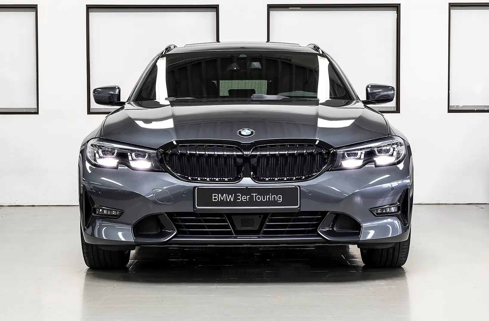 BMW 330 eT SPORT LED LCP AG+DA ACC PAN SH AHK DAB HiFi 18" Grau - 2