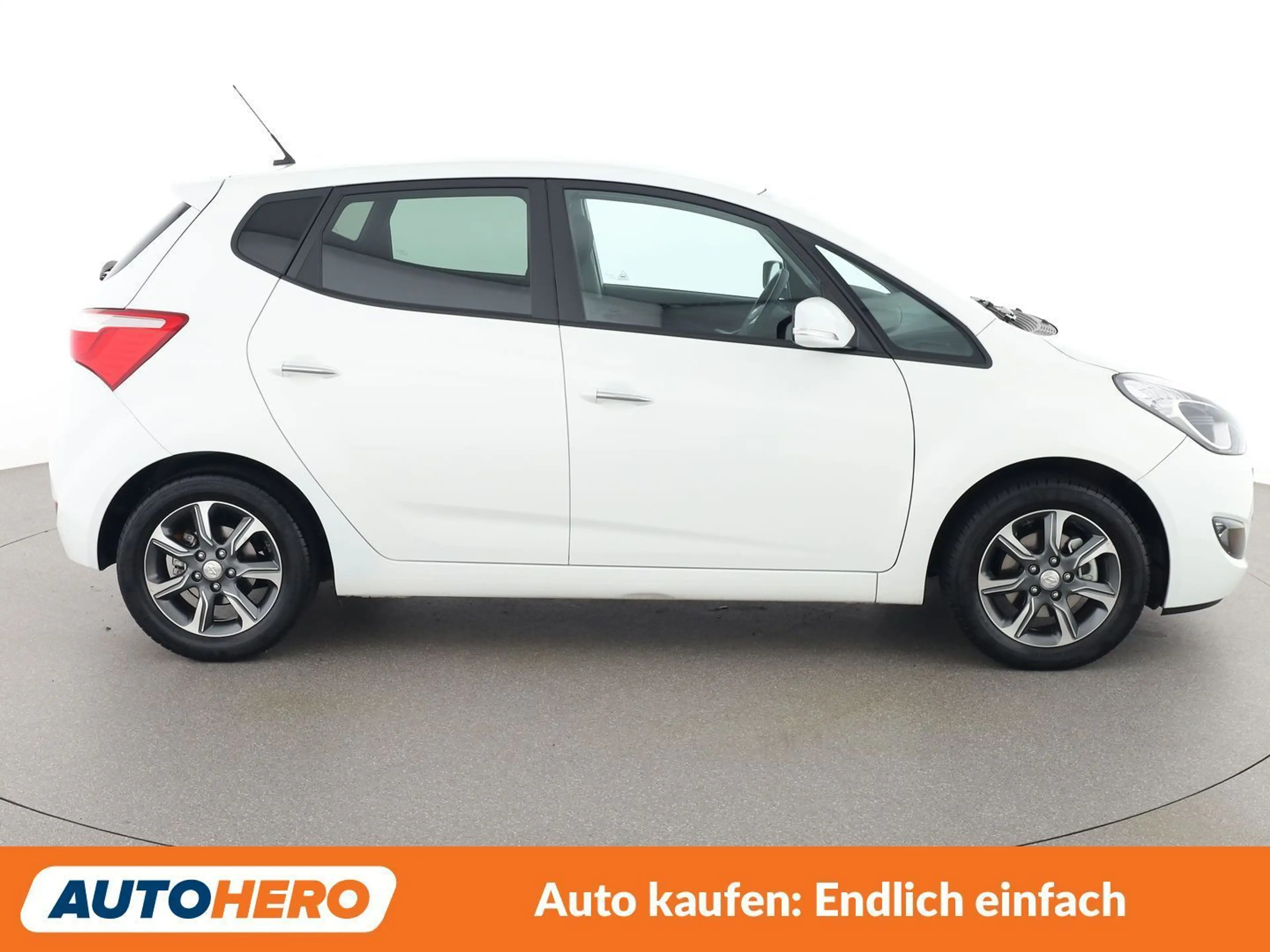 Hyundai iX20 1.6 Edition 25 — photo 15
