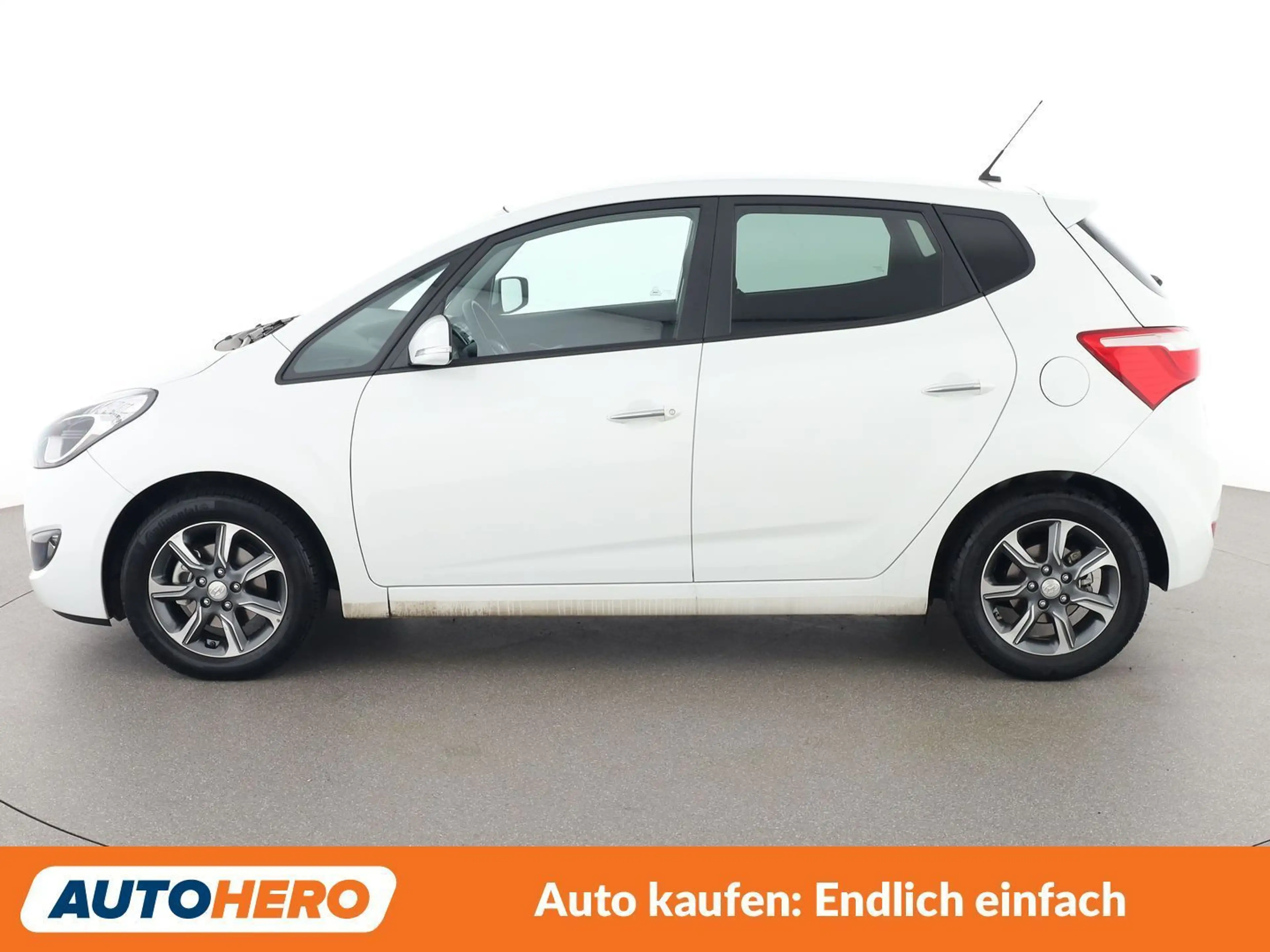 Hyundai iX20 1.6 Edition 25 — photo 11