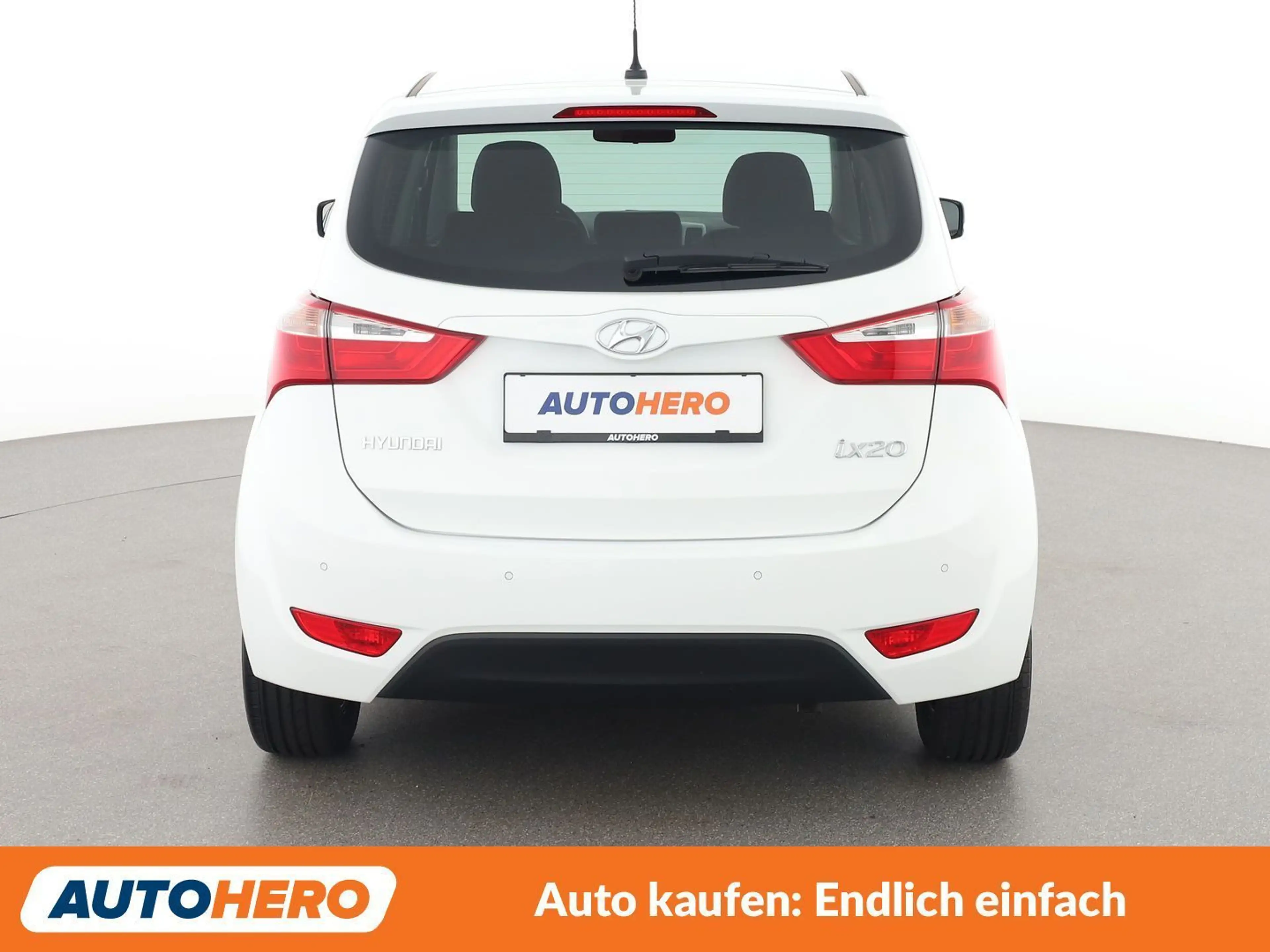 Hyundai iX20 1.6 Edition 25 — photo 13