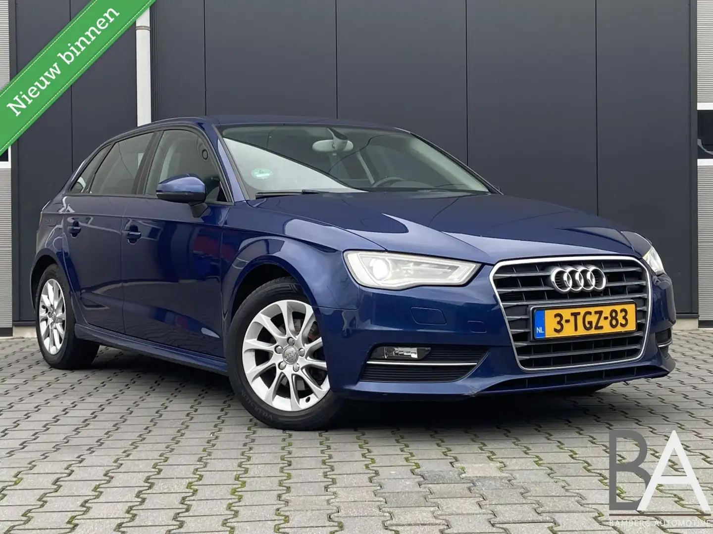 Audi A3 Sportback 1.6 TDI ultra Attraction Blauw - 1