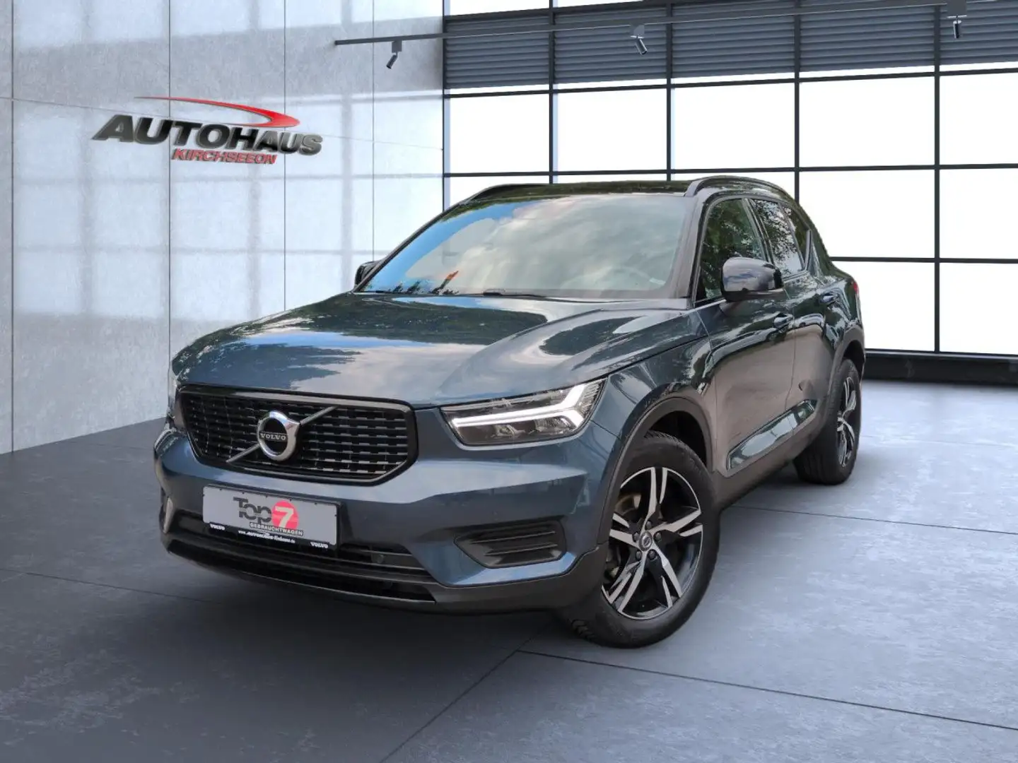 Volvo XC40 B3 (Benzin) R-Design 2WD Sportpaket Bluetooth Azul - 2
