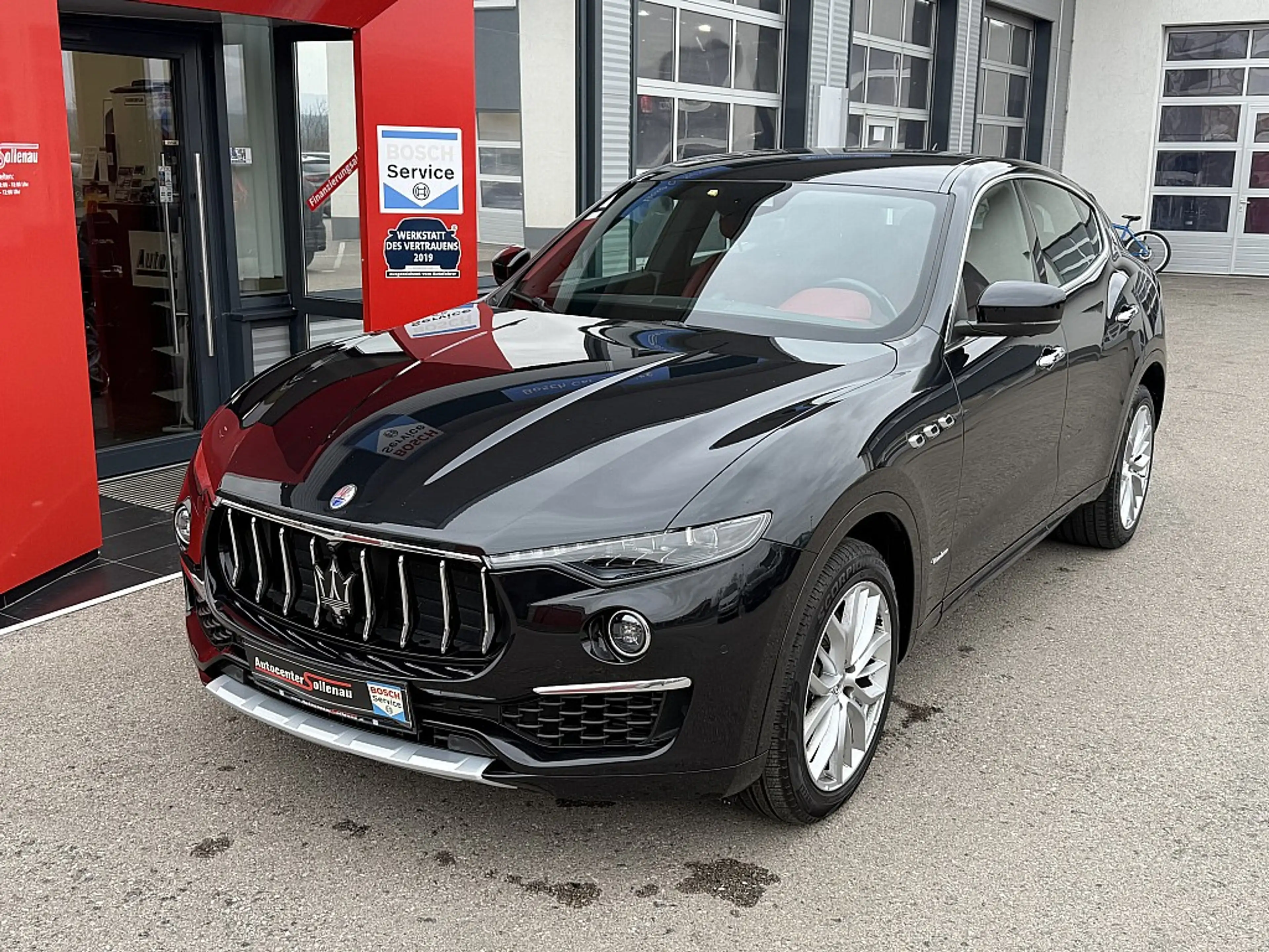 Maserati Levante Diesel Q4 GranLusso — photo 2