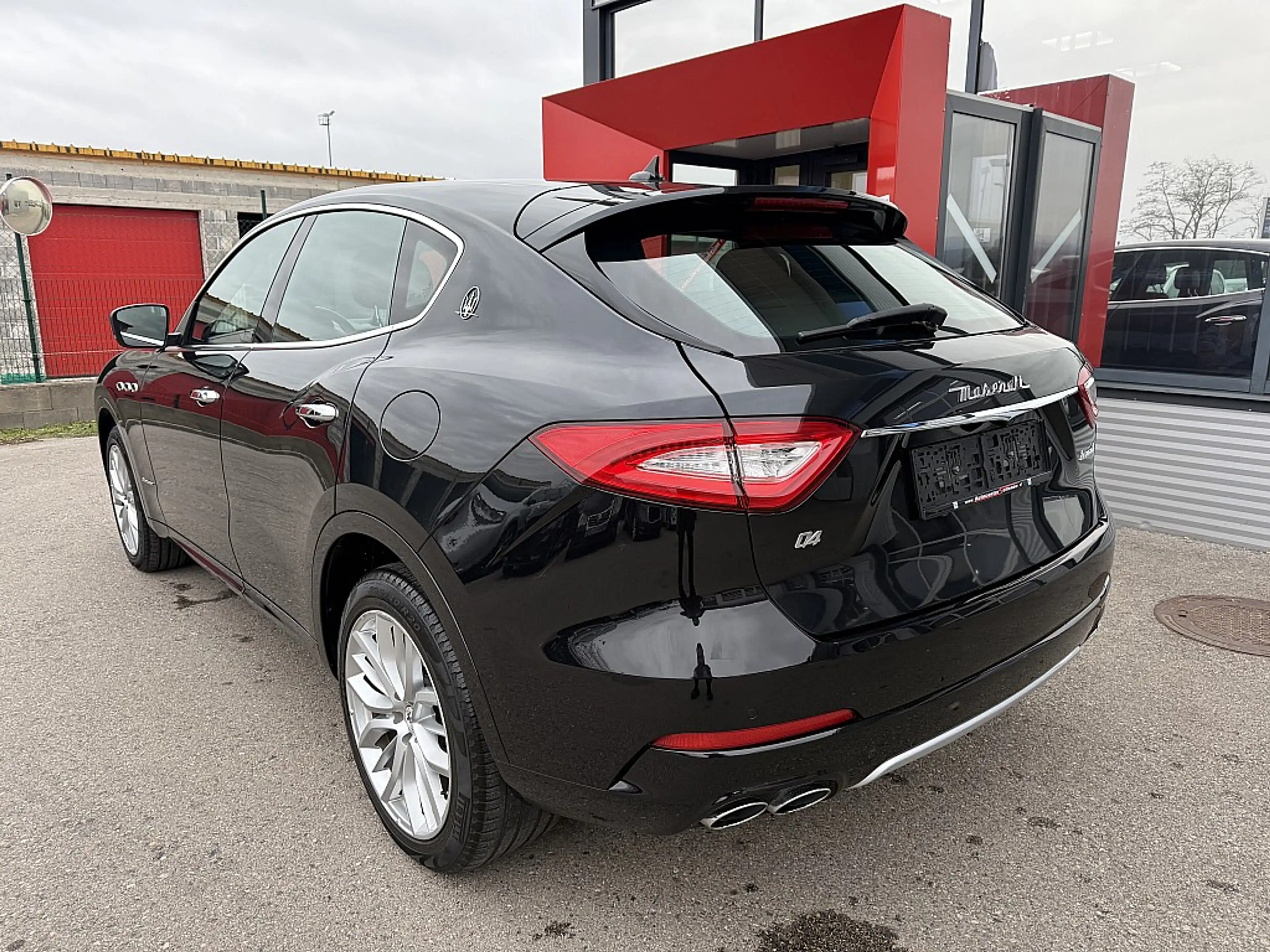 Maserati Levante Diesel Q4 GranLusso — photo 6
