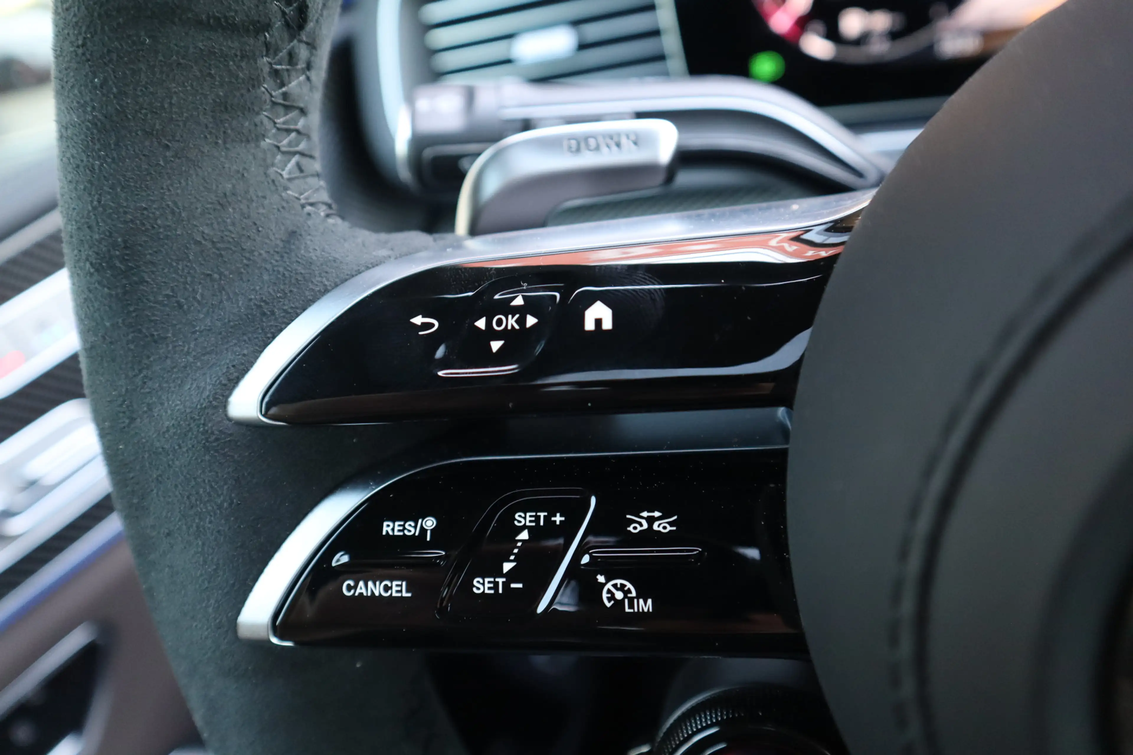 Mercedes-Benz GLS 63 AMG 4MATIC+ | Keramisch, Burmester High End 3D, Carbon — photo 33