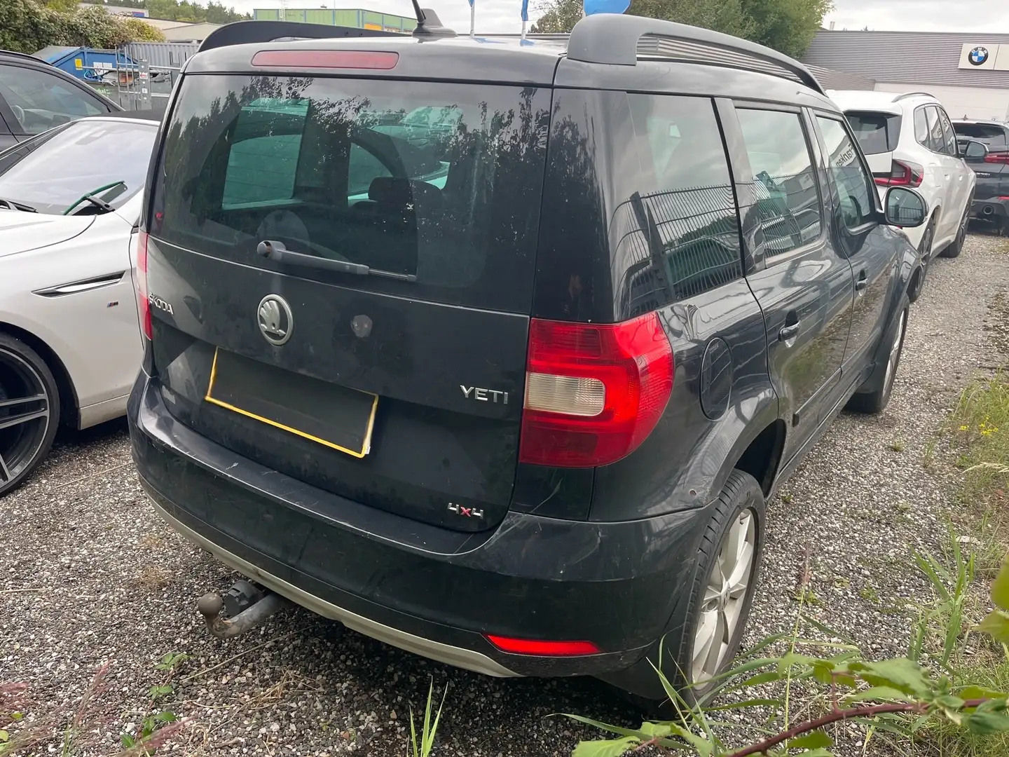 Skoda Yeti 2,0 TDI Elegance Automatik 4x4 Schwarz - 2