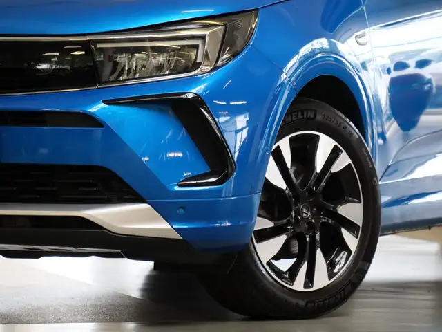 Opel Grandland view 5