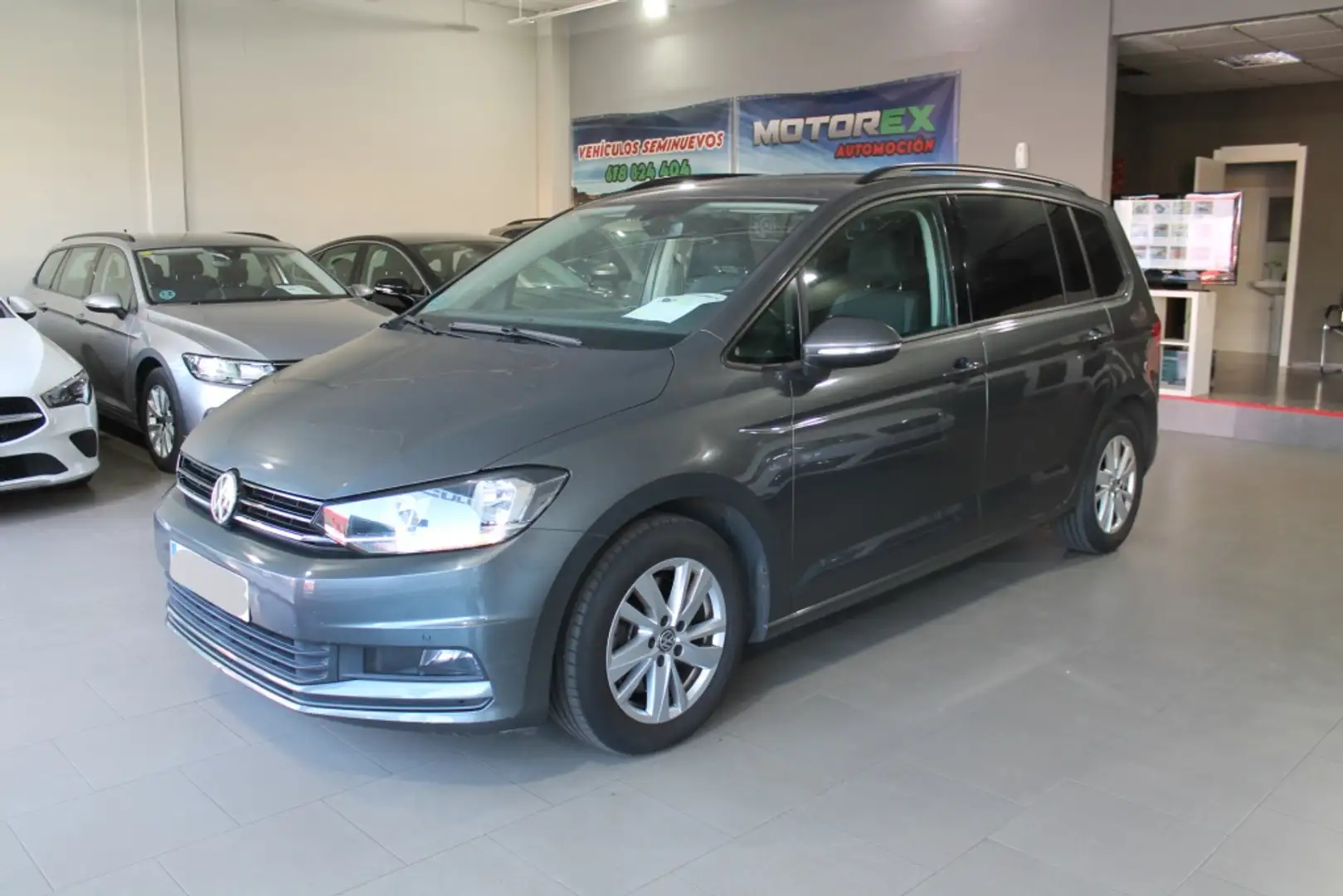 Volkswagen Touran 2.0TDI Business 90kW Gris - 2