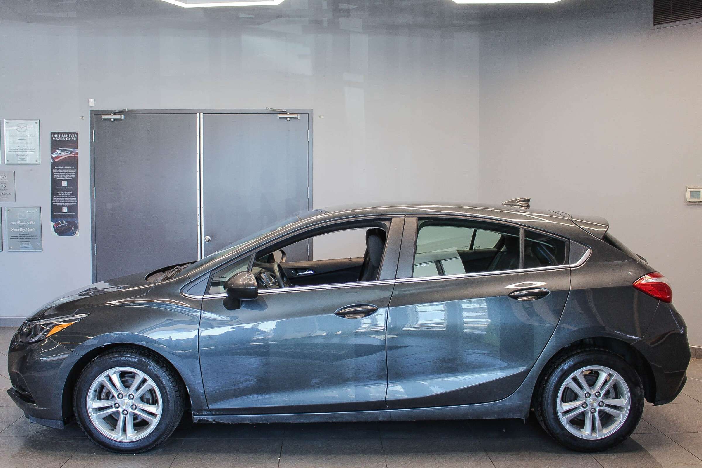 2018 Chevrolet Cruze LT Auto — снимка 1