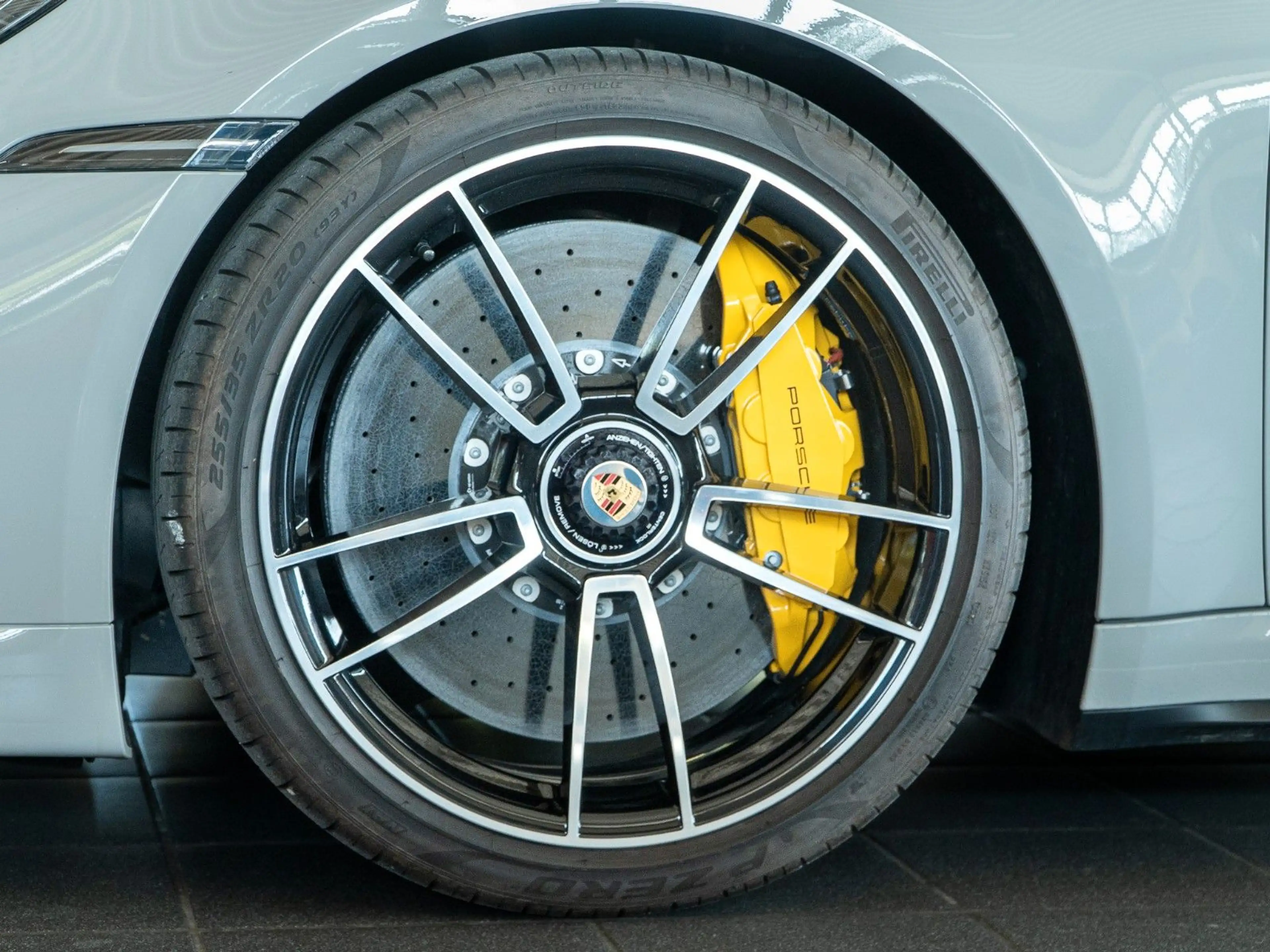 Porsche 911 992  Turbo S Cabrio Burm 360 Lift PASM Sport — photo 6