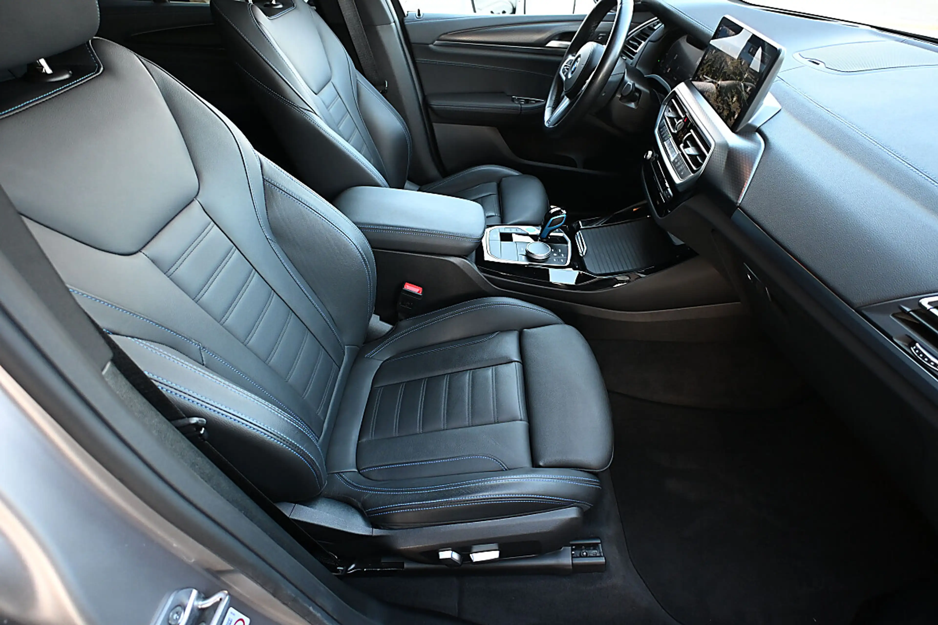 BMW iX3 M 73,8kWh Sport Impressive ACC, adapt. LED, Har... — photo 6