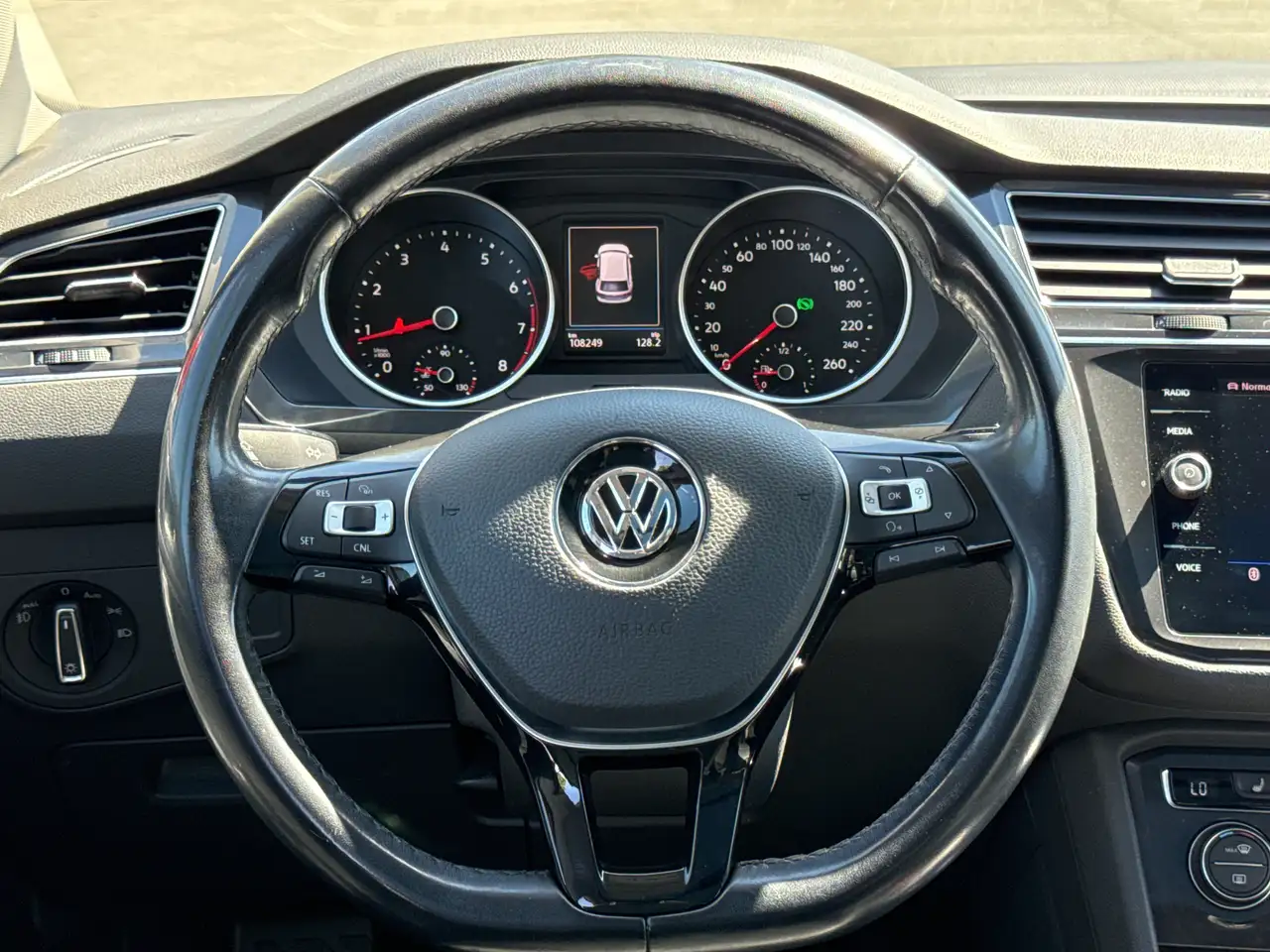 Volkswagen Tiguan снимка Volkswagen Tiguan