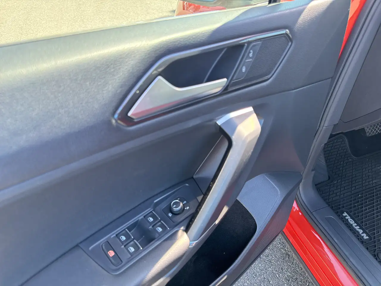Volkswagen Tiguan снимка Volkswagen Tiguan