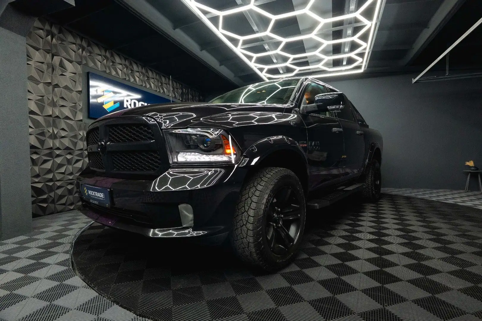 Dodge RAM 5.7 V8 HEMI 4x4 OFFROAD Night-Paket *LED*AHK Noir - 1
