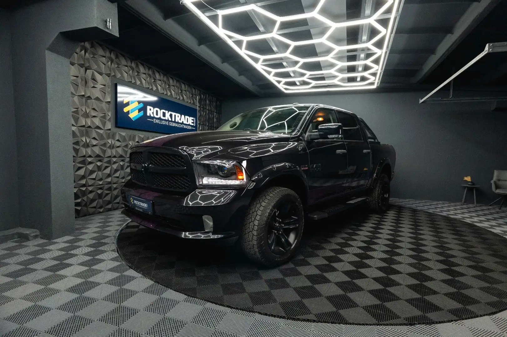 Dodge RAM 5.7 V8 HEMI 4x4 OFFROAD Night-Paket *LED*AHK Noir - 2