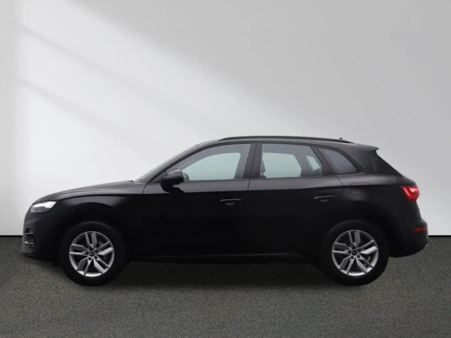 Audi Q5 50 TFSI e quattro S tronic MMI Matrix AHK Zwart - 2