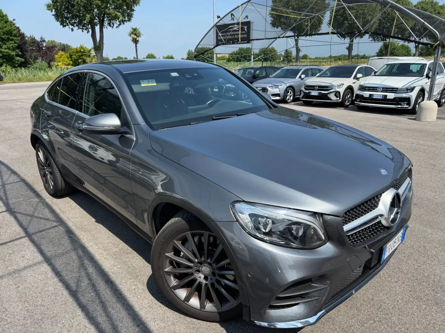 Mercedes-Benz GLC 250 d 4Matic Coupé Premium AMG Grijs - 1