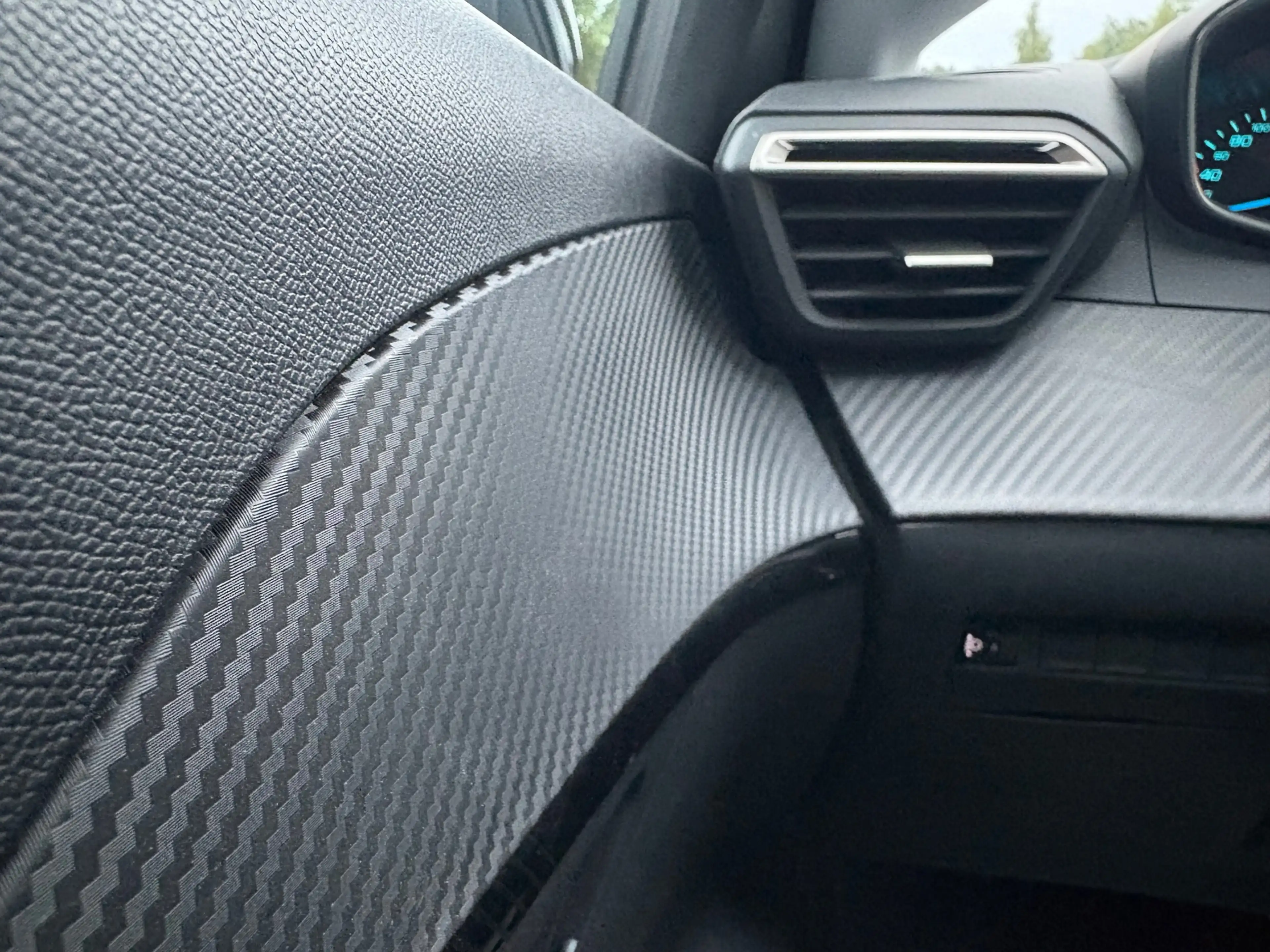 Peugeot 208 1.2 Hybrid 110 e-DCS6 Style CRUISE/CARPLAYY/PDC — photo 37