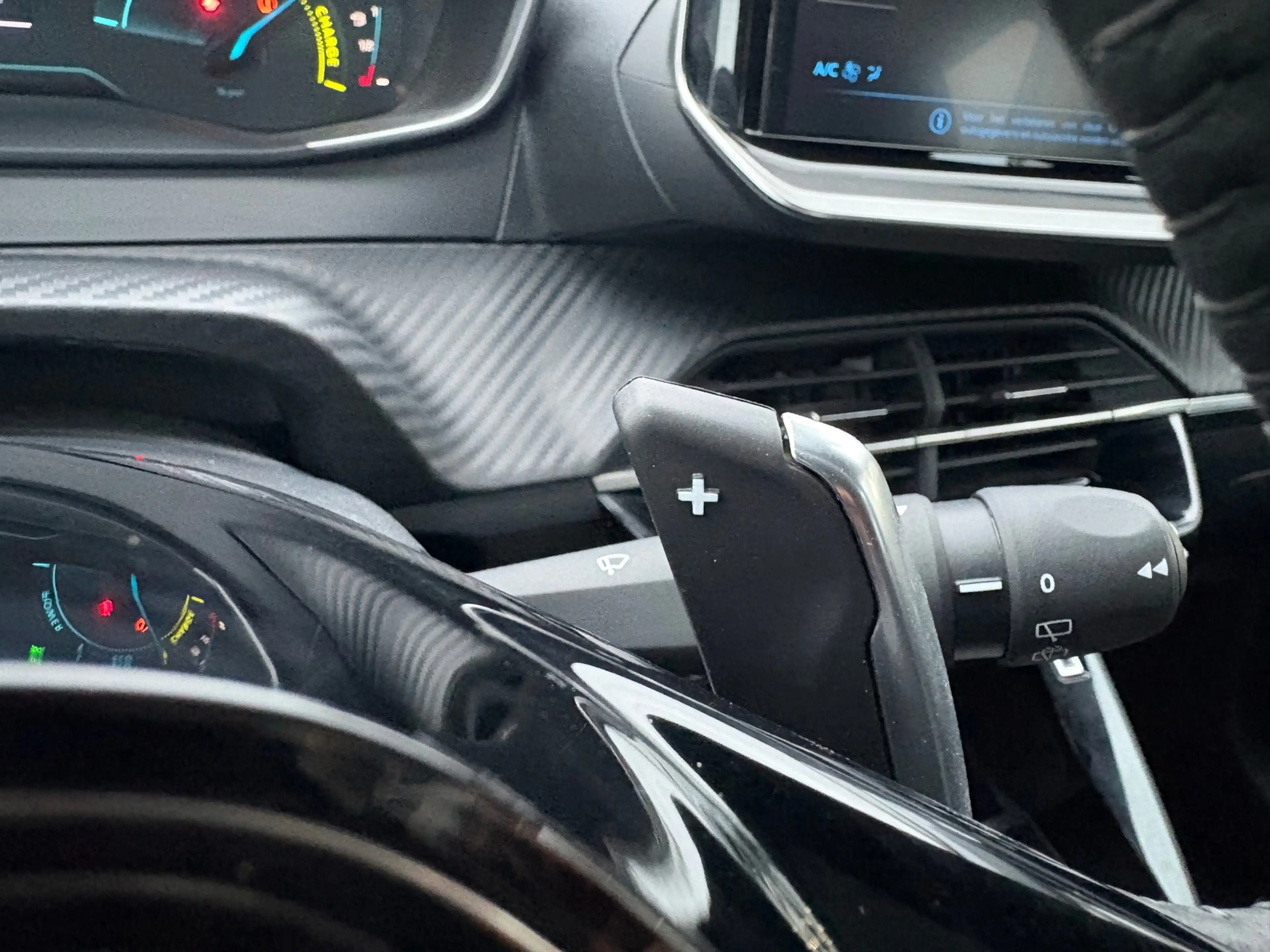 Peugeot 208 1.2 Hybrid 110 e-DCS6 Style CRUISE/CARPLAYY/PDC — photo 15