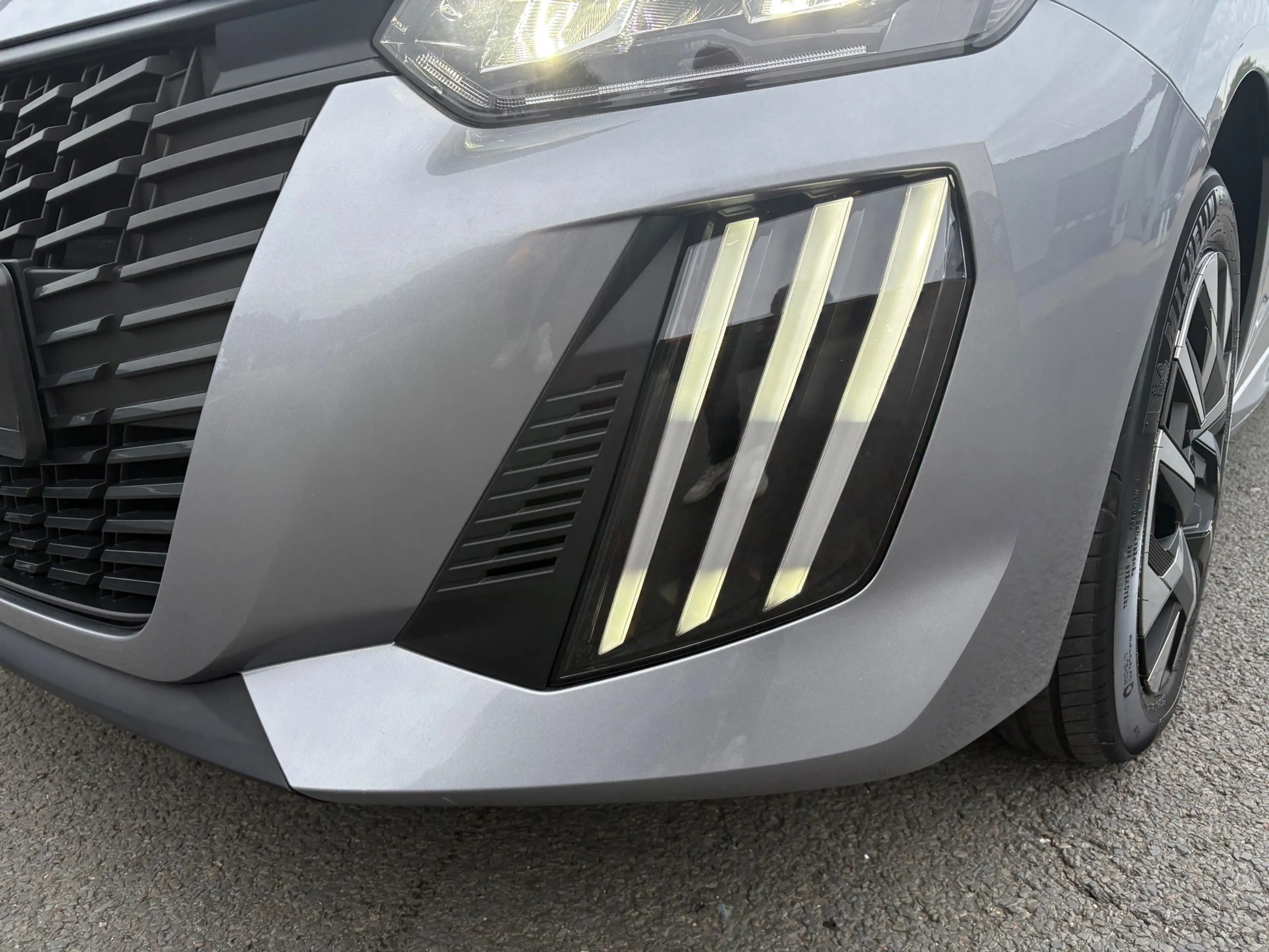 Peugeot 208 1.2 Hybrid 110 e-DCS6 Style CRUISE/CARPLAYY/PDC — photo 21