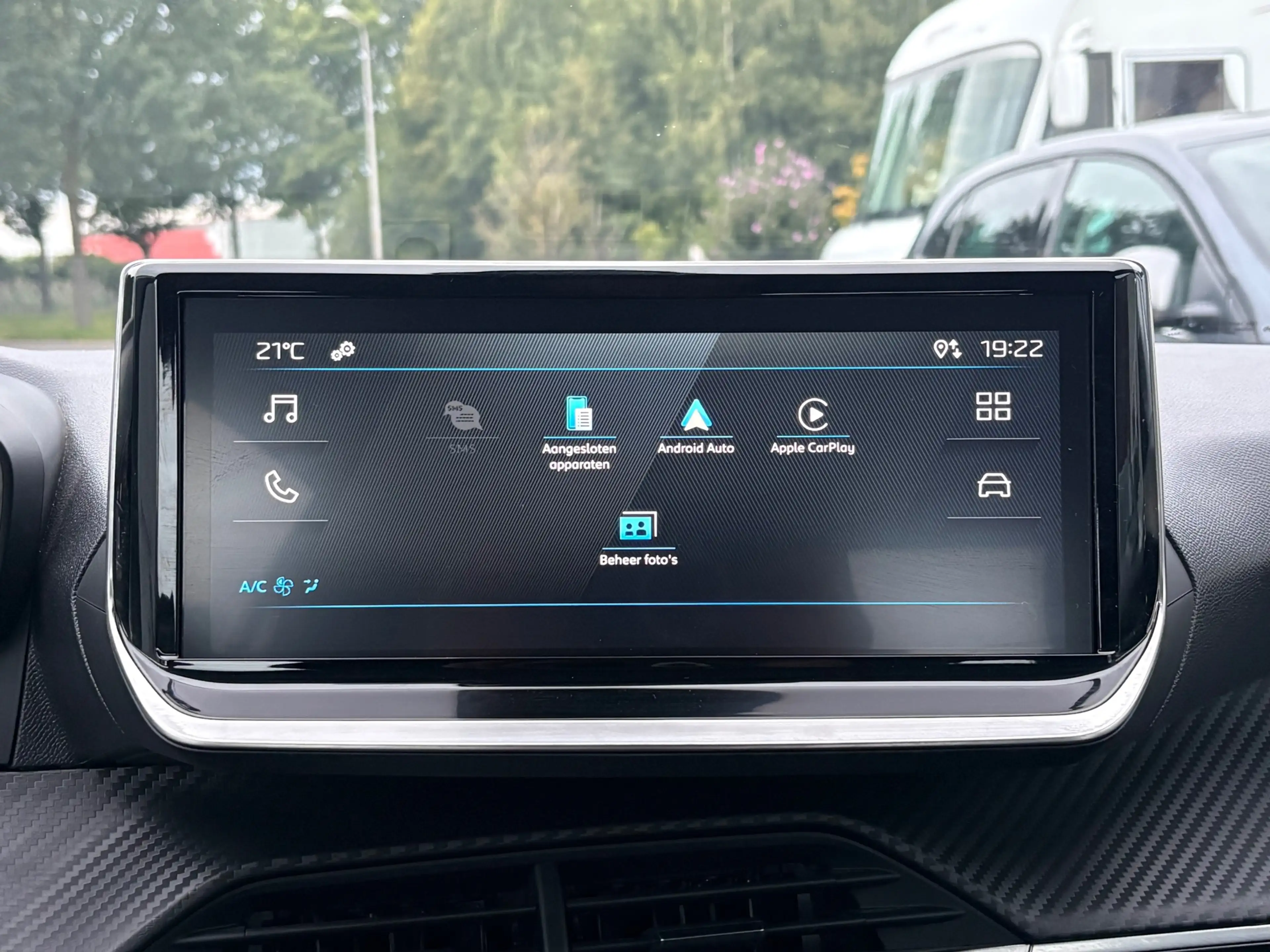 Peugeot 208 1.2 Hybrid 110 e-DCS6 Style CRUISE/CARPLAYY/PDC — photo 4