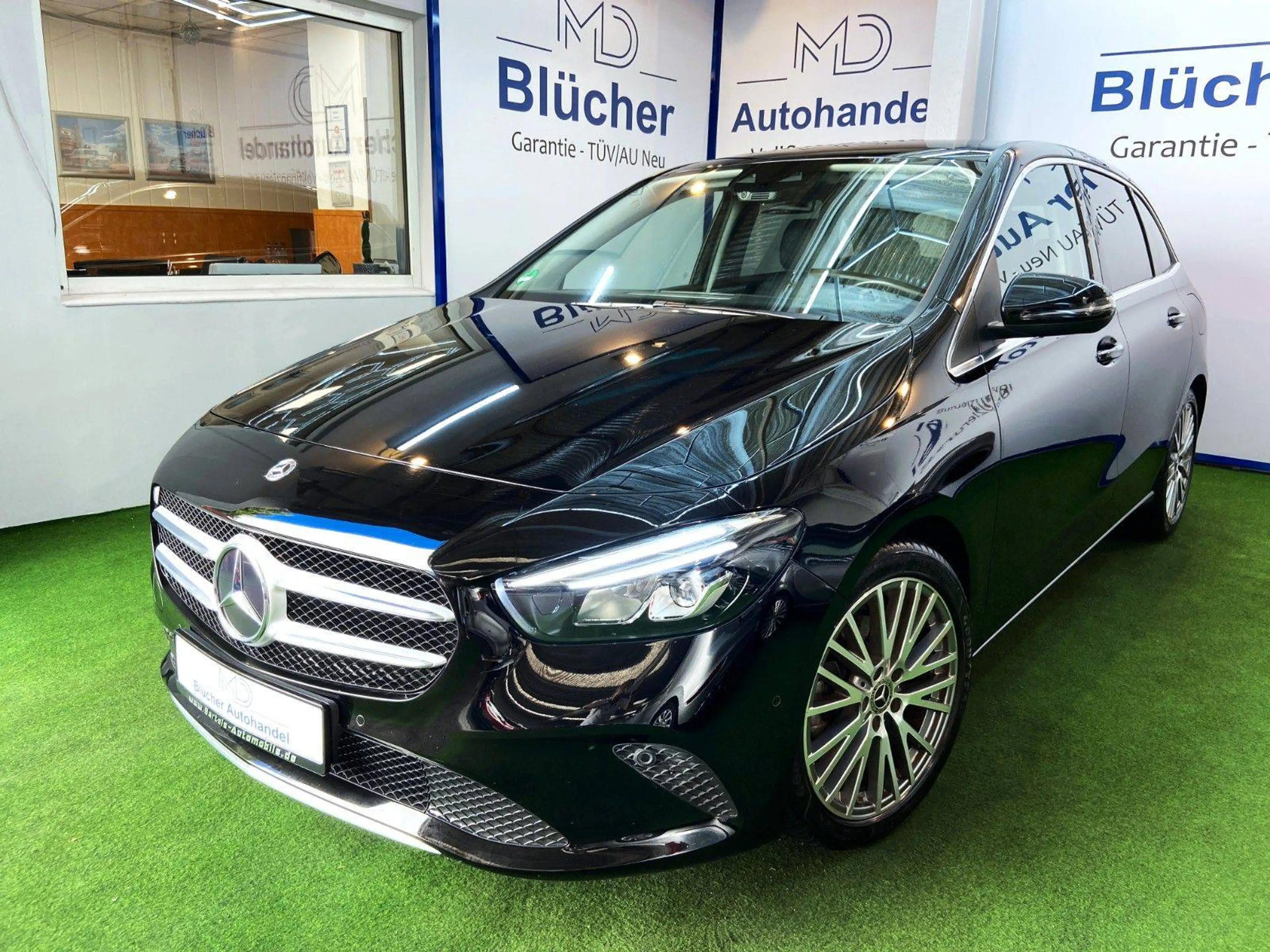 Mercedes-Benz B 180 Progressive Sonderedition Automatik LED