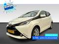 Toyota Aygo 1.0 VVT-i 69pk 5D x-play Wit - thumbnail 1