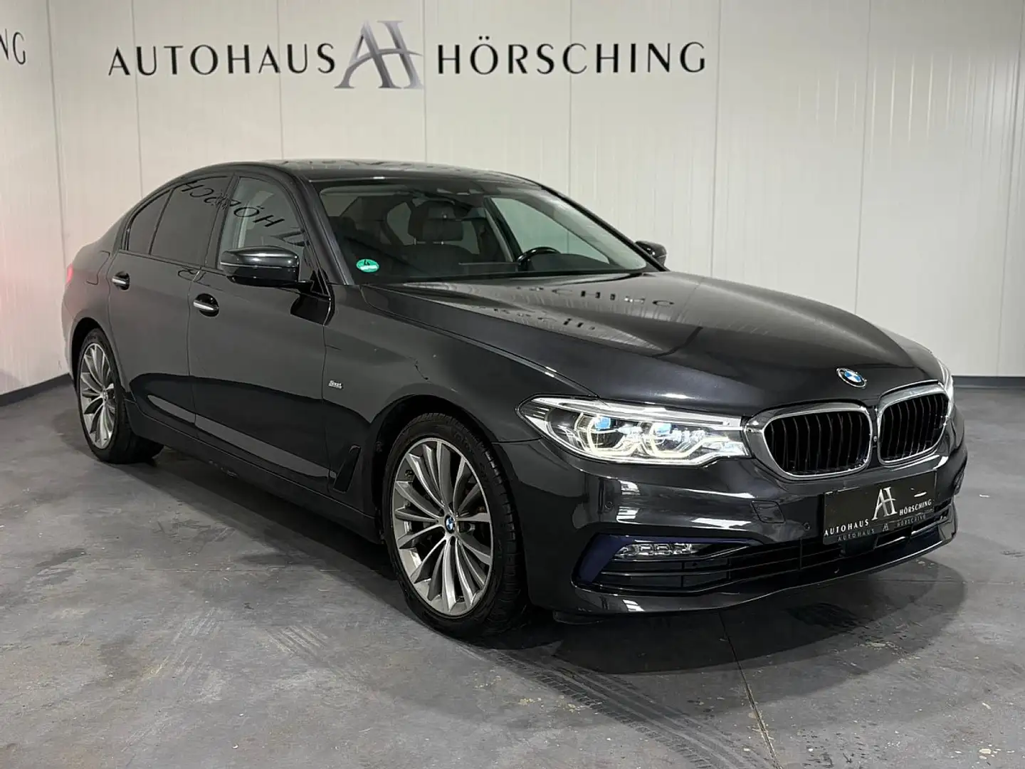 BMW 530 d Aut. ///Headup///Schiebedach///360° Kamera/// Grau - 1