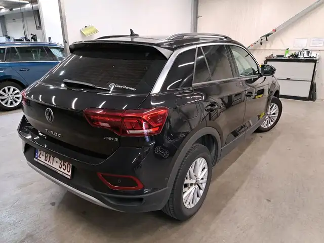 Volkswagen T-Roc view 2