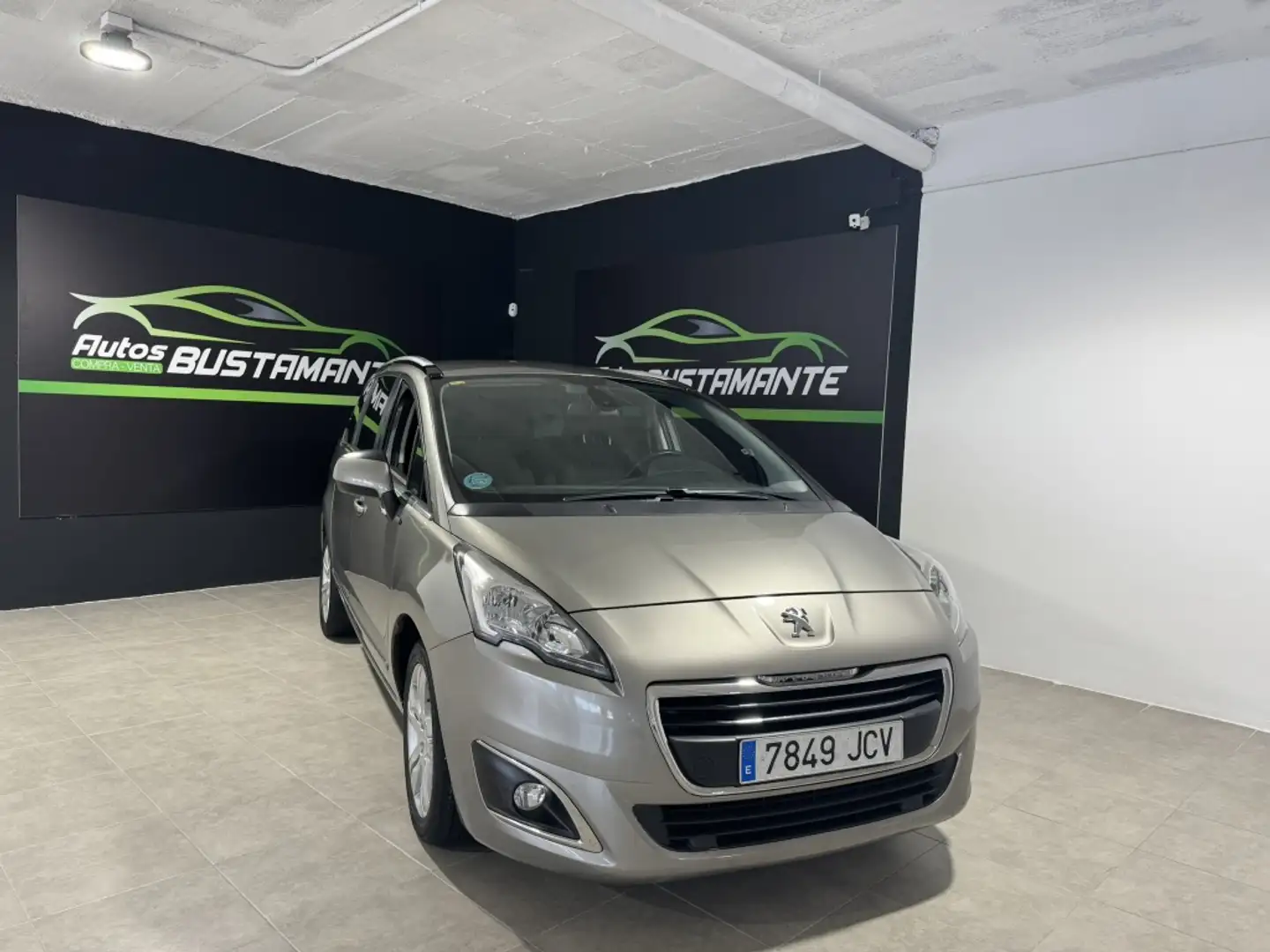 Peugeot 5008 1.6 BlueHDi Style 7 pl. 120 Beige - 1