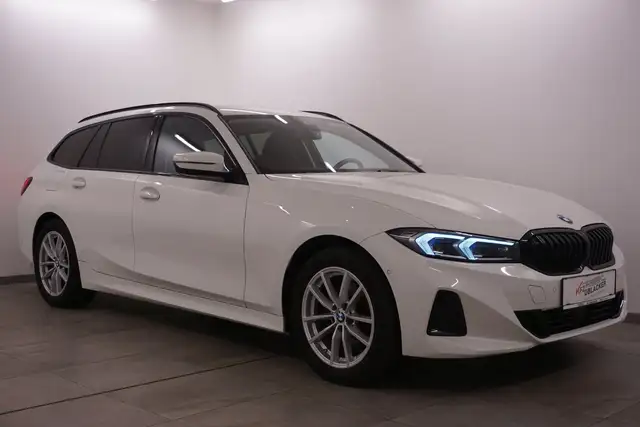 BMW 320 d xDrive Sport// Anhängervorr.// Abstandstemp//