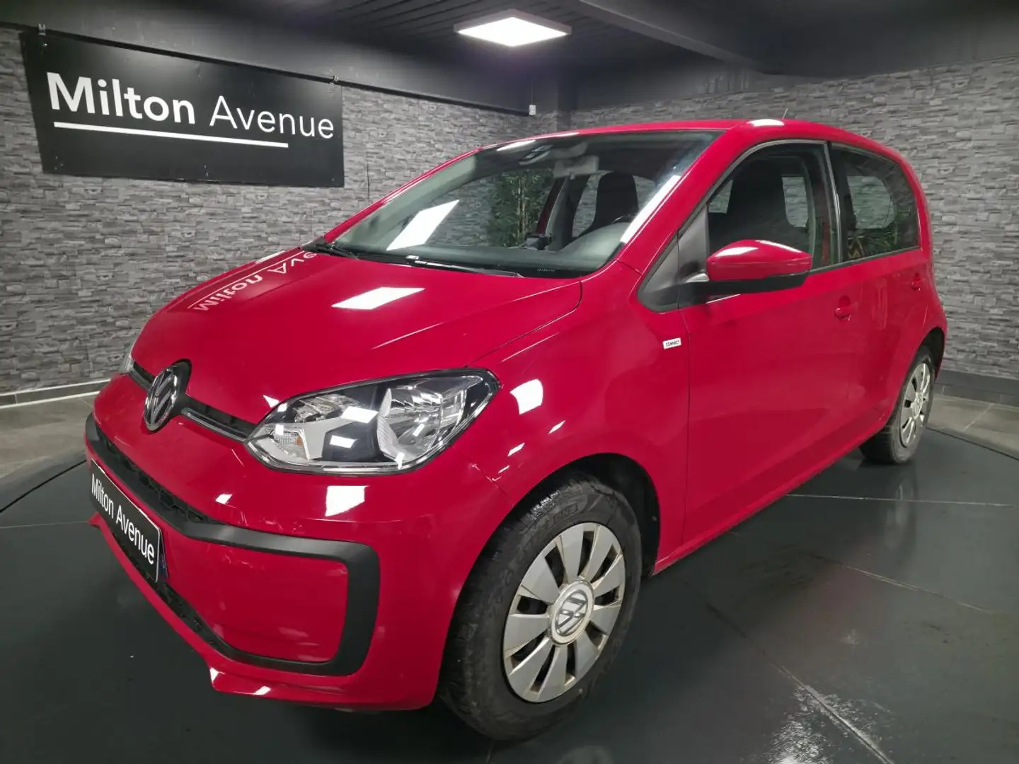Volkswagen up! Up! 1.0i - 75 up! Connect Rouge - 1