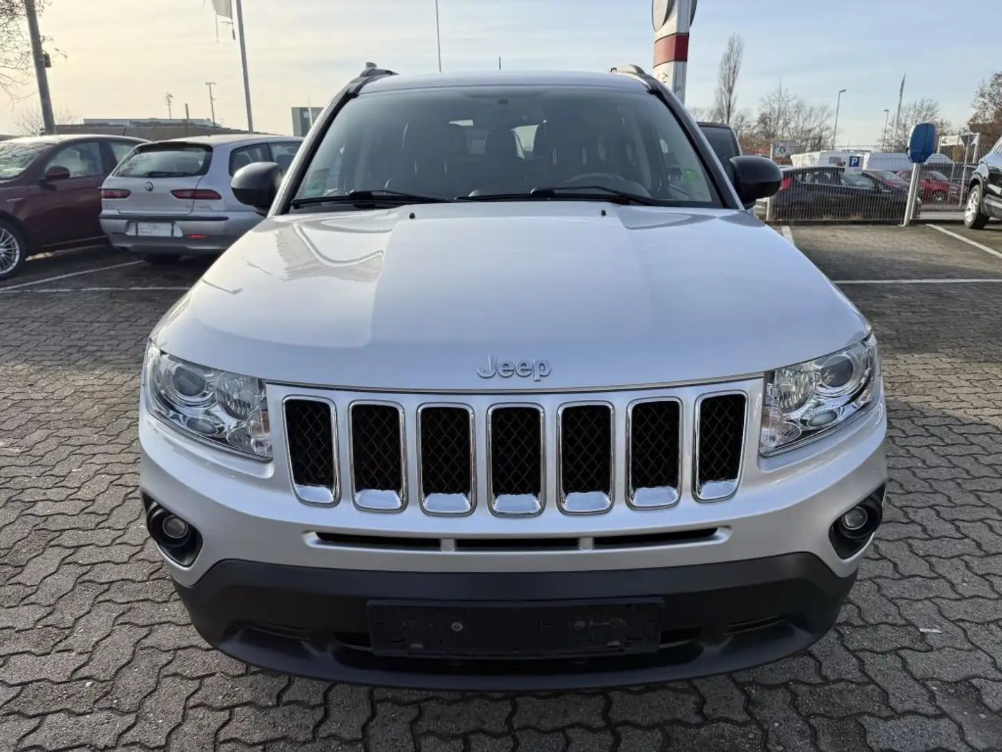 Jeep Compass 2.2I CRD 4x4 Limited Silber - 2