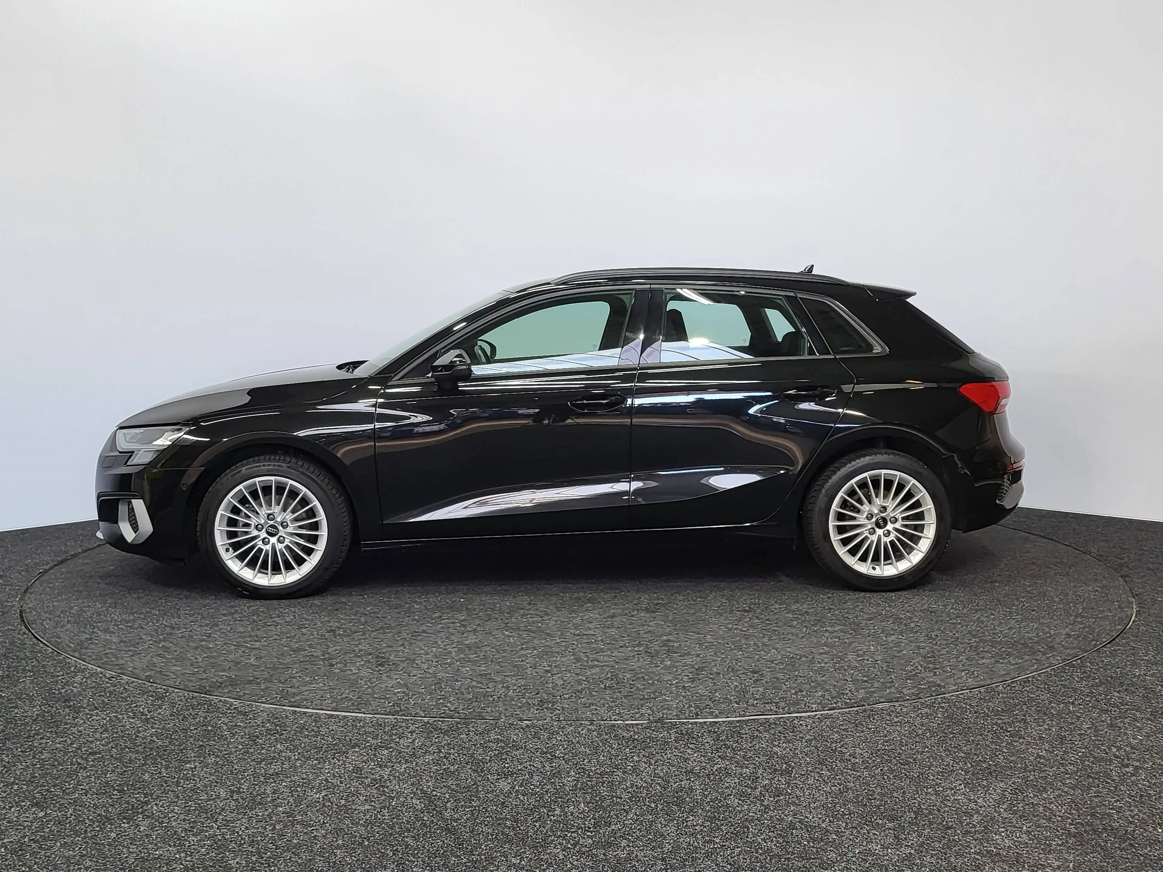 Audi A3 Sportback 30 TFSI | 2024 | 84.327 km | Automaat | Led | Adaptie Cruise | Navi | CarPlay | DAB | TopDeal — photo 3