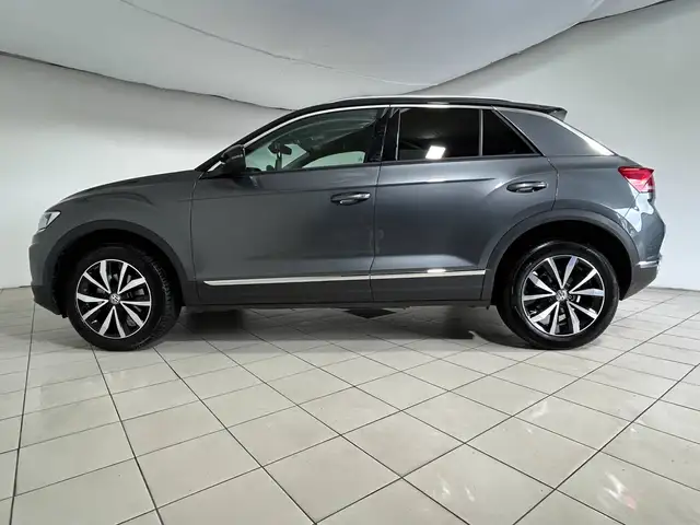 Volkswagen T-Roc view 4