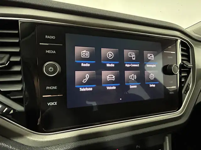 Volkswagen T-Roc view 8
