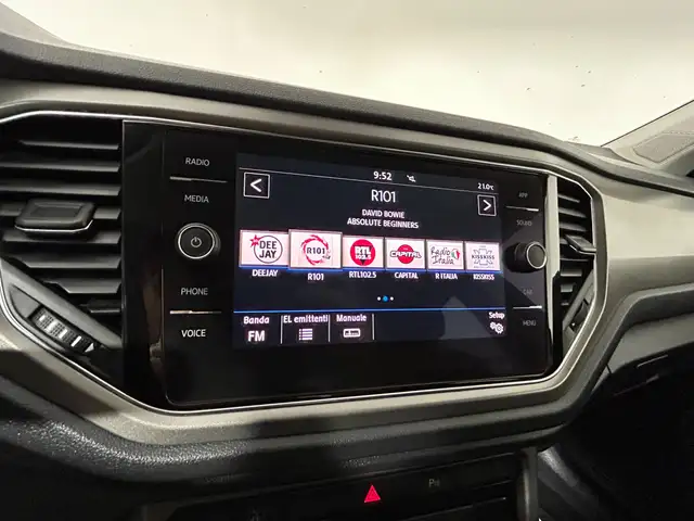 Volkswagen T-Roc view 7