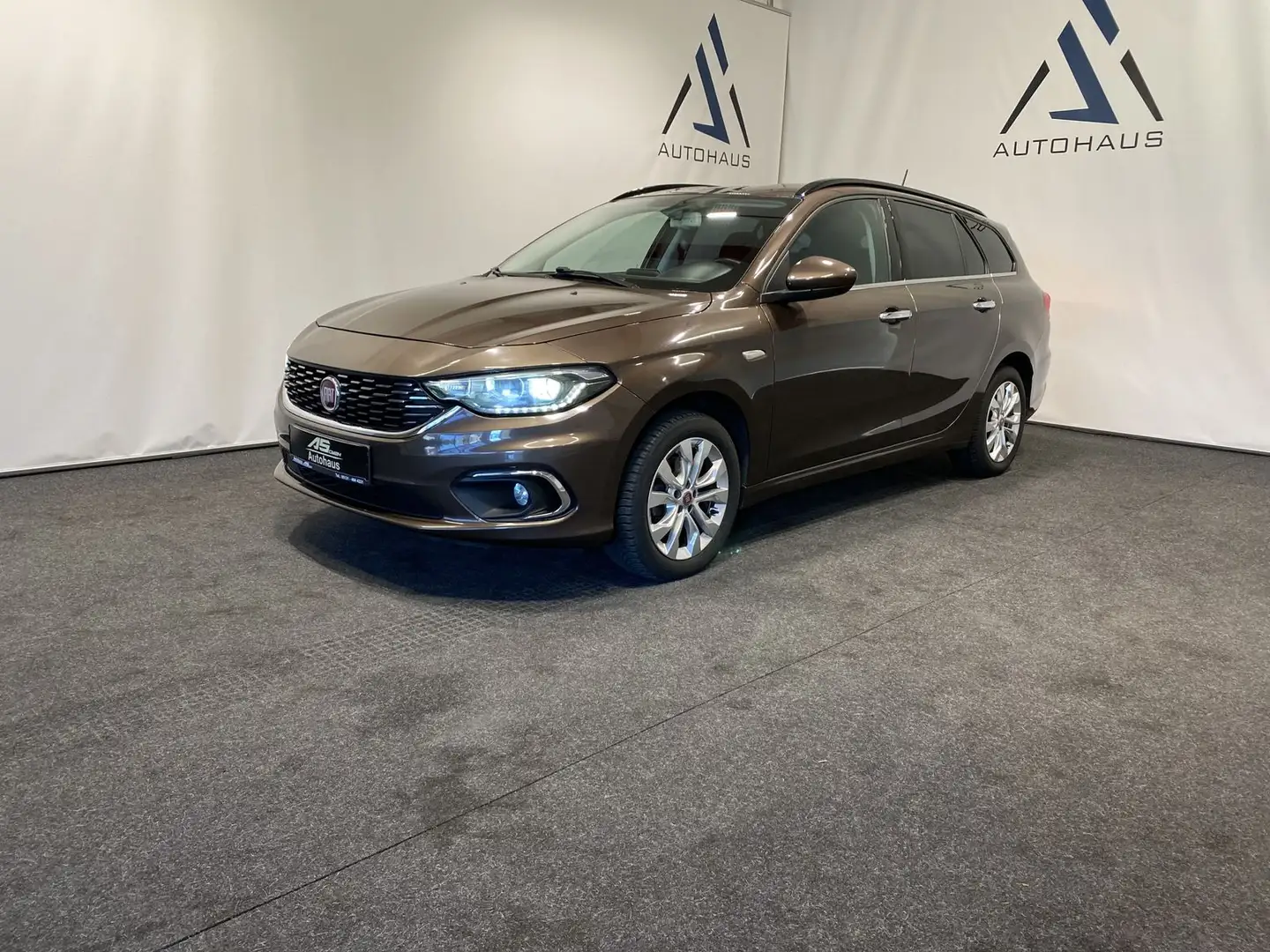 Fiat Tipo JTD Lounge Autom Kamera Navi SHZ LED Braun - 1