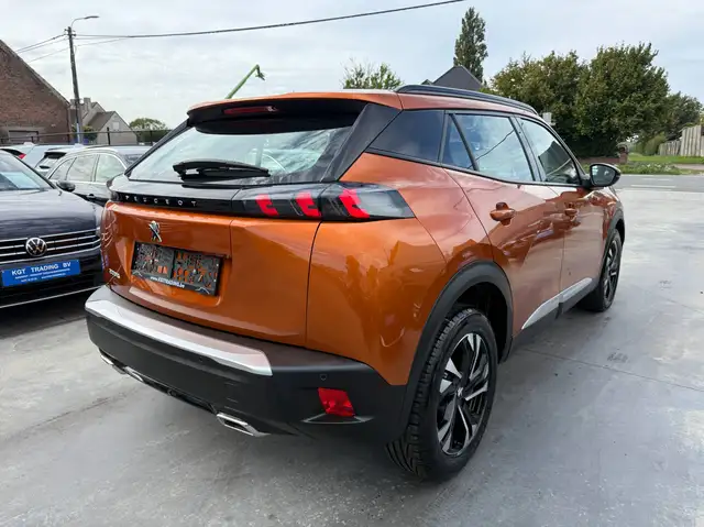 Peugeot 2008 view 5