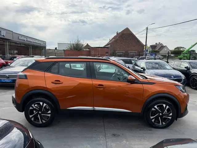 Peugeot 2008 view 4