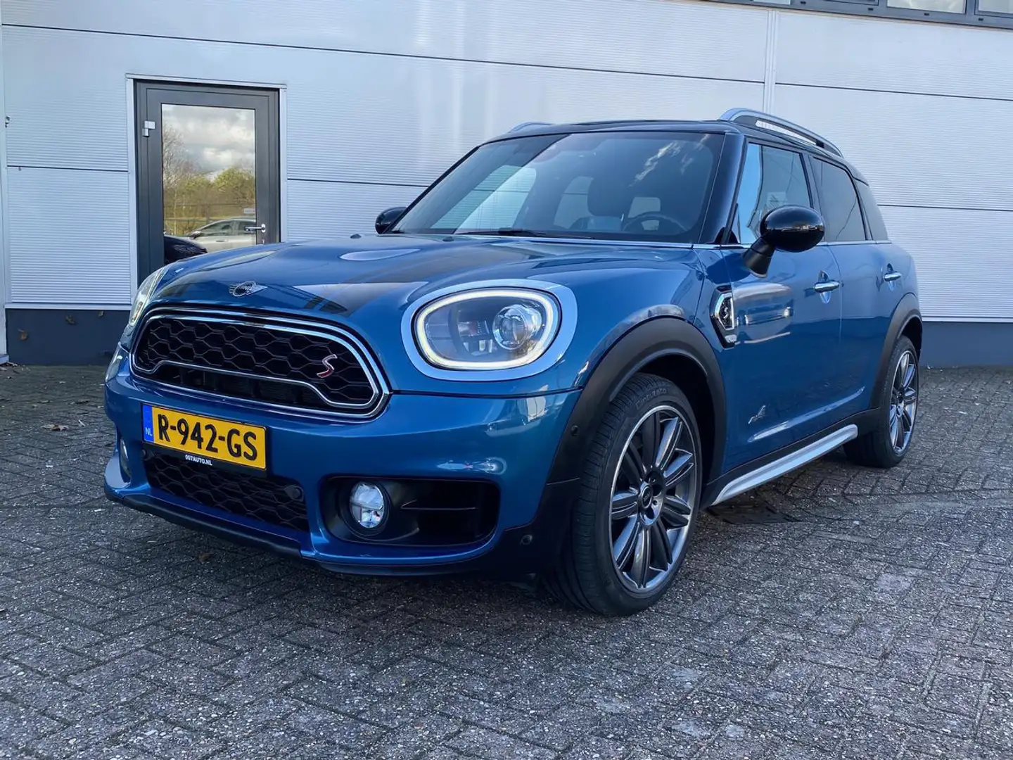 MINI Countryman S All4 MINI (F60) 192PK | | AUT | HUD | PANO | CAMERA | Modrá - 1