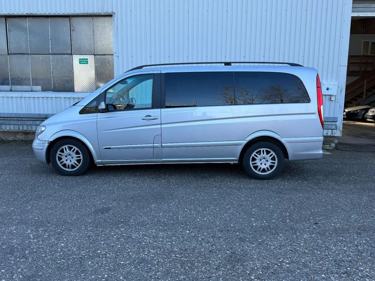 Mercedes-Benz Viano 2.2 CDI lang*Aut.*8 Sitzer*Panorama* Silber - 2