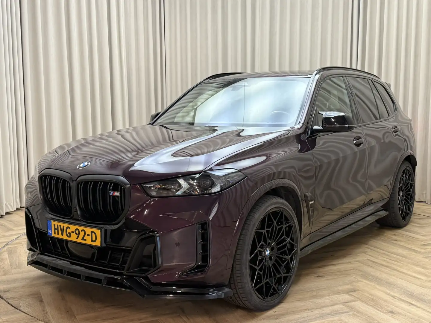 BMW X5 M60i xDrive 4.4 V8 TwinTurbo / 531 PK / 23" ALU / Violett - 1