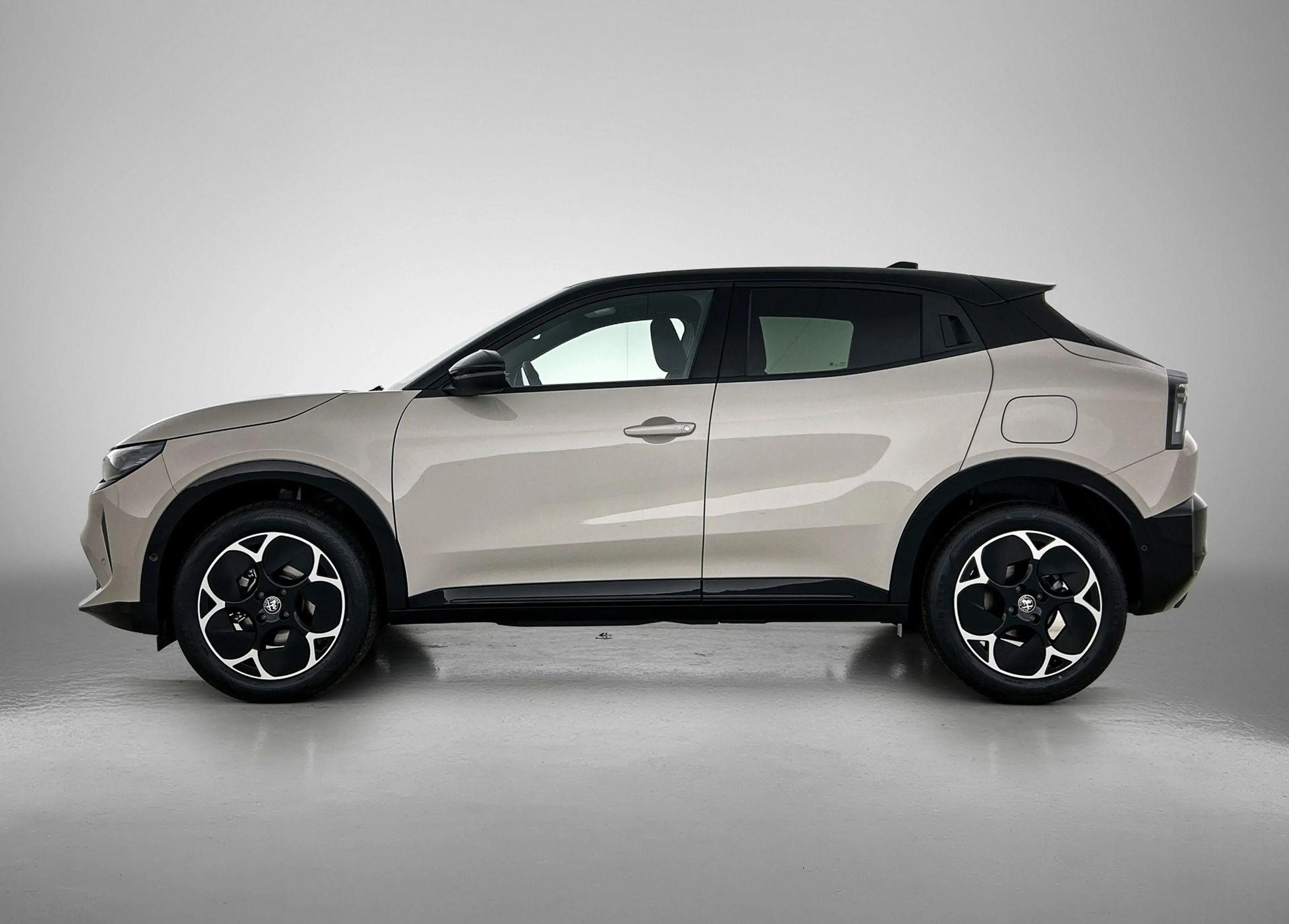 Alfa Romeo Junior 1.2 145pk Hybrid Ibrida Sprint Automaat | Elektris — photo 4