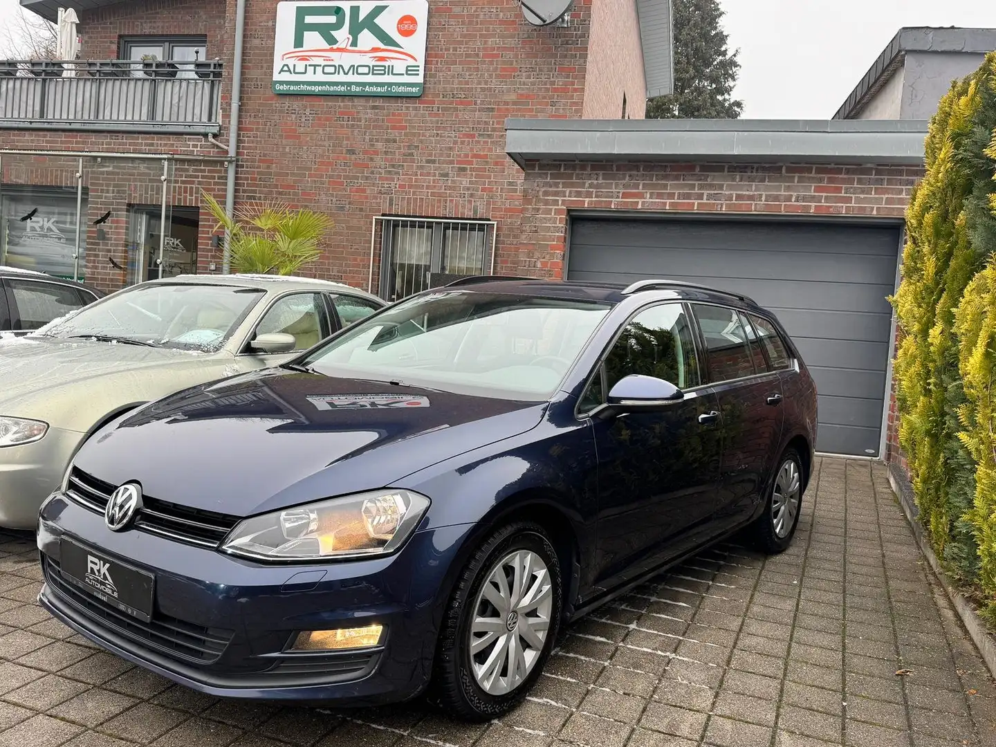 Volkswagen Golf Variant Trendline BMT Blau - 1