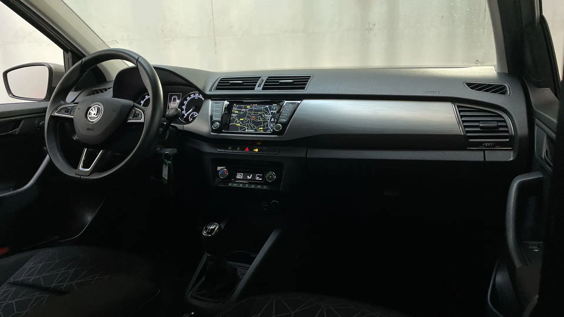 Skoda Fabia Combi 1.0 TSI Clever Climate Control DAB+ Navigati Grijs - 2